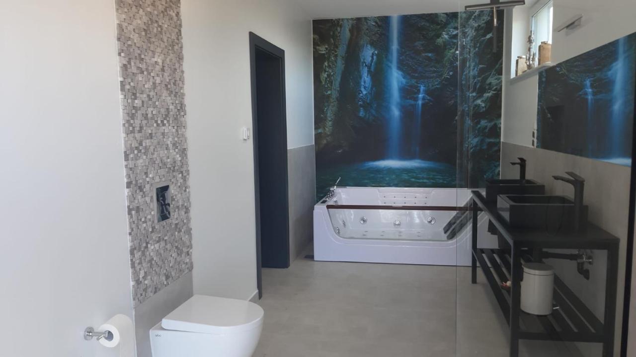 Robson Beach I Sauna, Jacuzzi Międzywodzie Eksteriør bilde